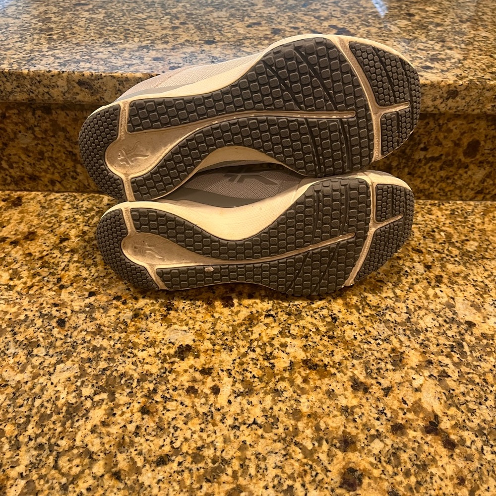 Kuru Quantum Plantar Fasciitis Sneakers Women’s 6.5 W… Gem